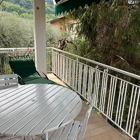 3 Rooms Apartment Whit Balcony And Lake Wiew Malcesine Bagian luar foto