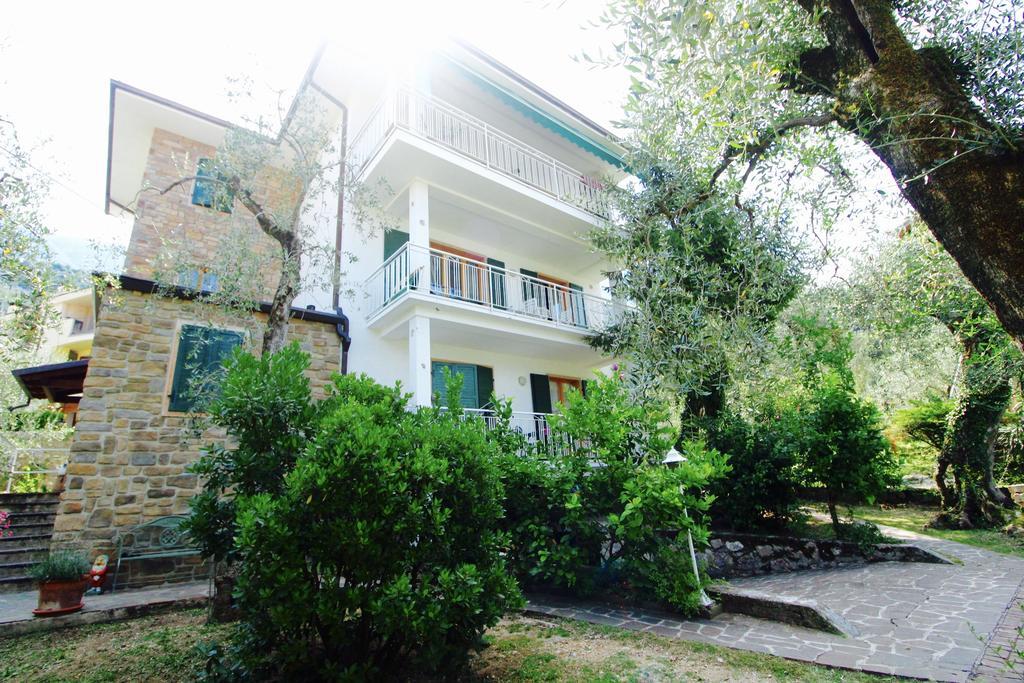 3 Rooms Apartment Whit Balcony And Lake Wiew Malcesine Bagian luar foto